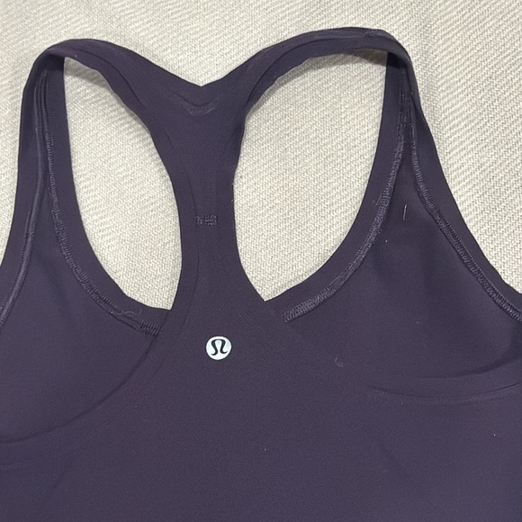 Lululemon - Picture 3 of 3